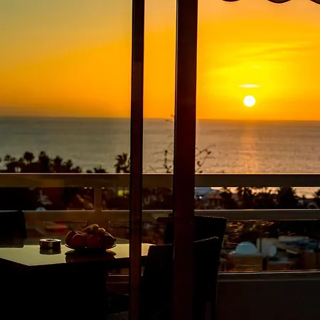Apartment Ponderosa 611, Americas, One Bedroom With Large Terrace And Ocean View, Next To Siam Park *