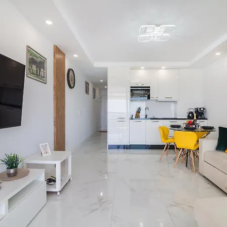 Ponderosa 611, Americas, One Bedroom With Large Terrace And Ocean View, Next To Siam Park דירה *